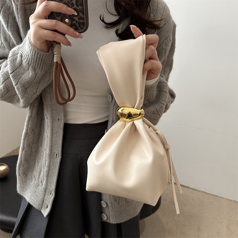 French Vintage Fashion - Ladies' New Handbag French Vintage Large-capacity