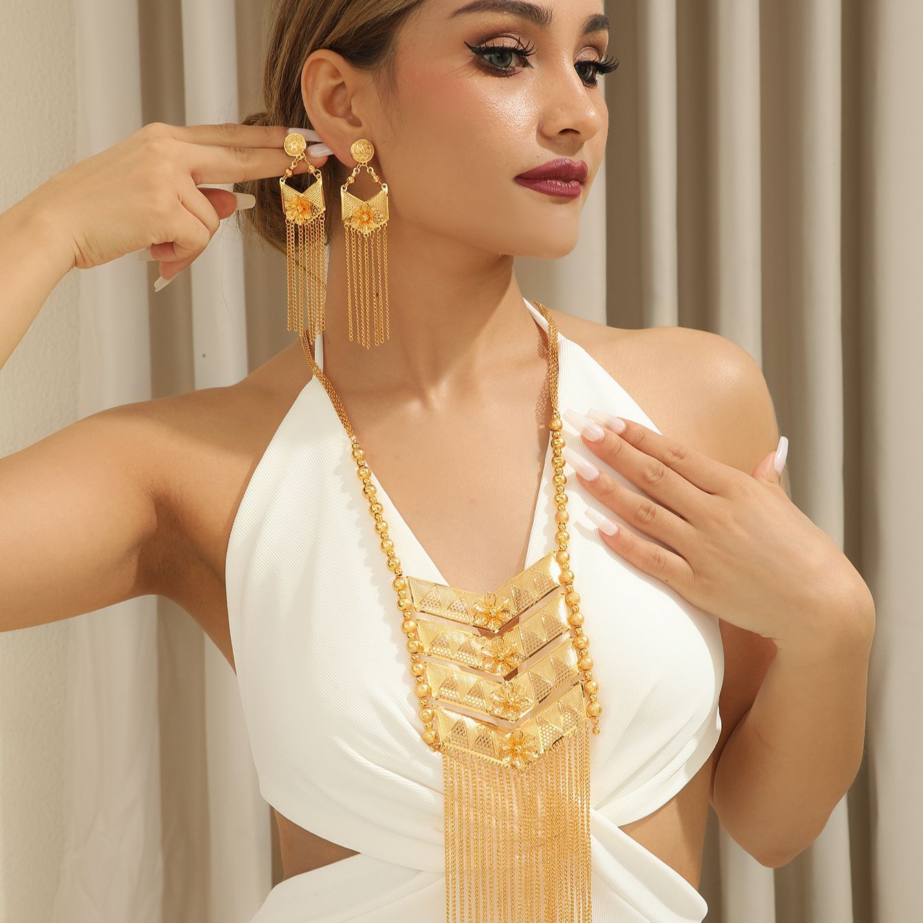Vintage Fashion Guild - New Dubai 24K Gold Plated Alloy